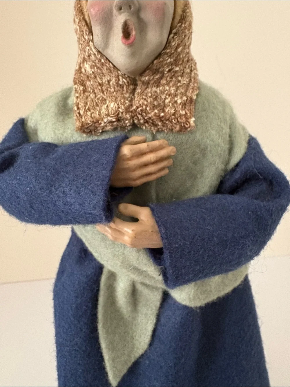 Vintage Byers Choice Lady Caroler Doll. Blue dress w/Green Shawl. 12” on stand.